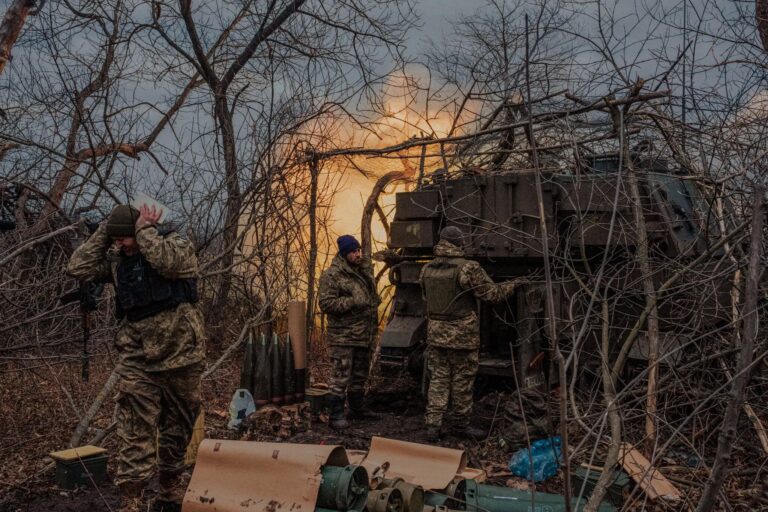 Forças ucranianas estão com pouca munição na luta por Bakhmut